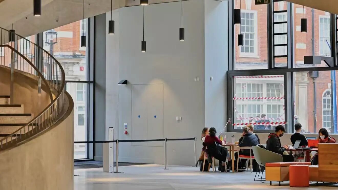 伦敦政治经济学院